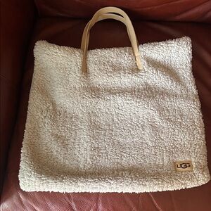 UGG Totes NEW!